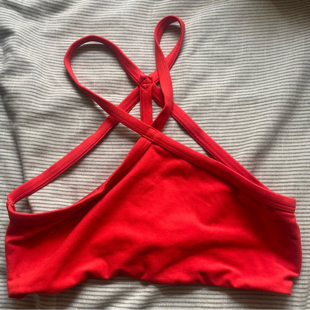 Wolven Red Cayenne Pyramid Top